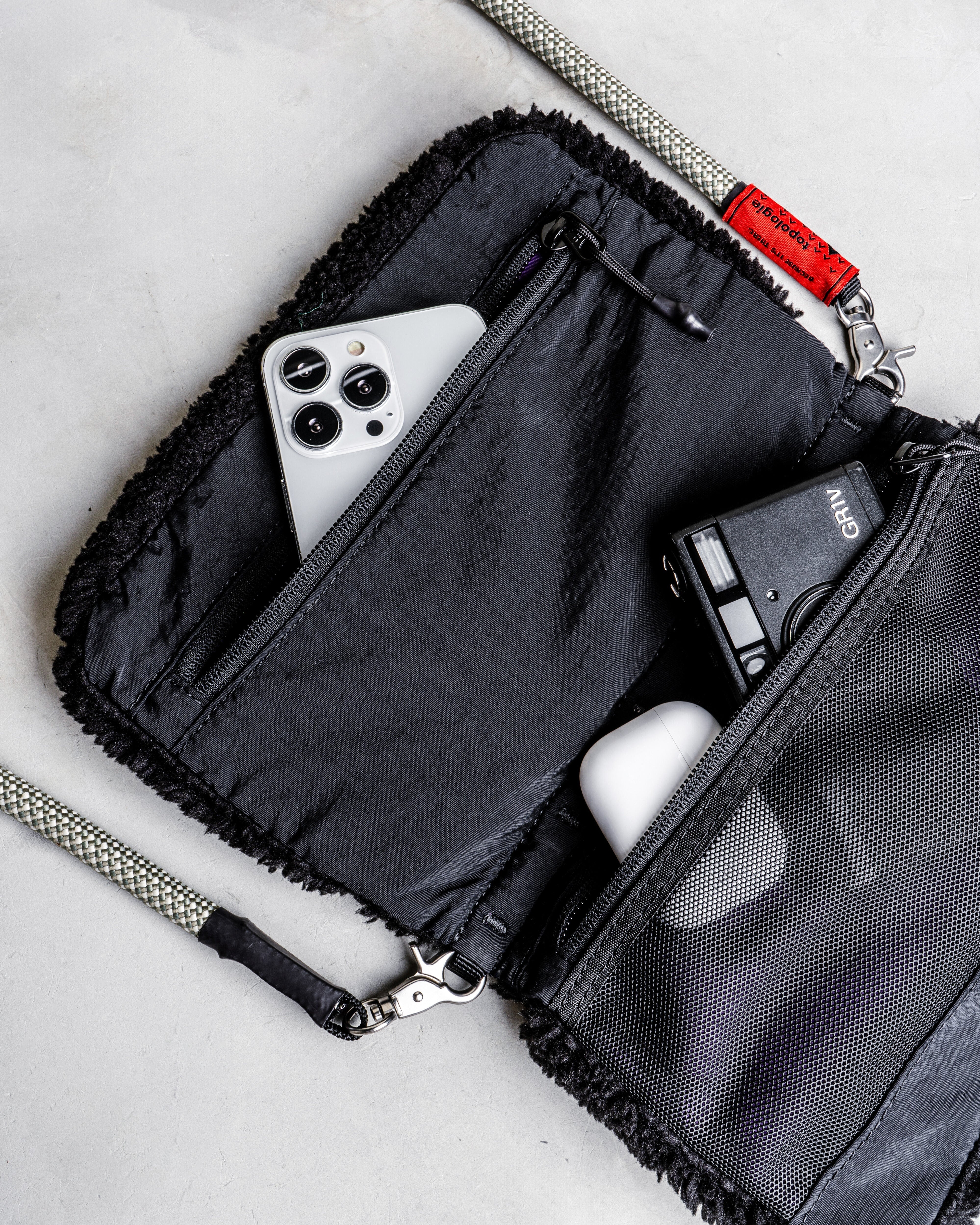 Flat Sacoche Small フラット サコッシュ スモール / Dry Black / 20mm Sling / Lavender