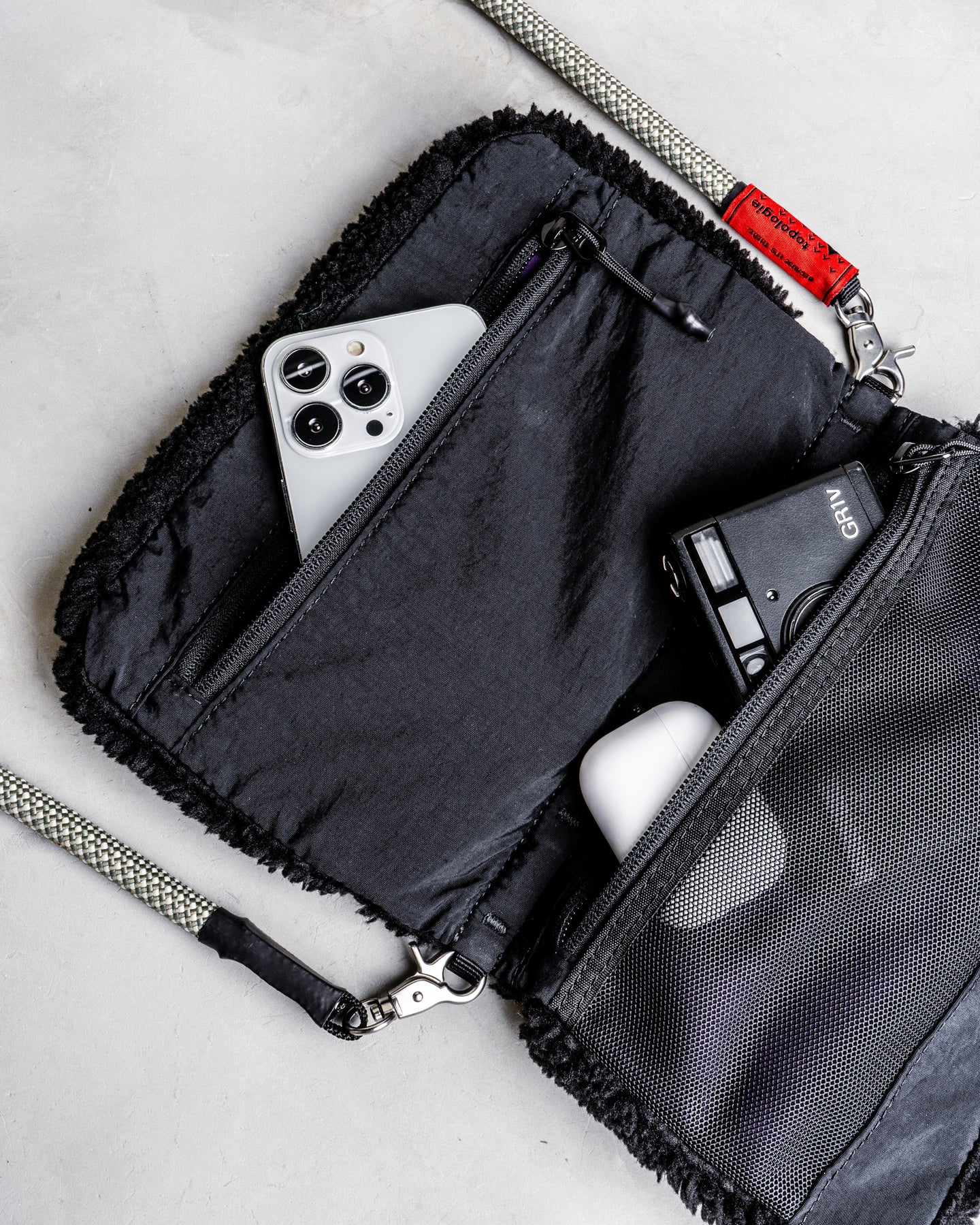 Flat Sacoche Small フラット サコッシュ スモール / Dry Black / 20mm Sling / Lavender