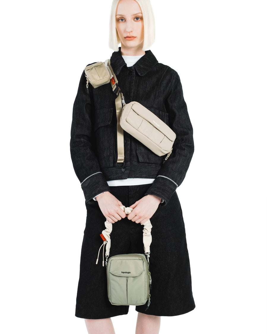 Utility Sacoche (ユーティリティ サコッシュ) / Moss / Puffer Strap / Moss