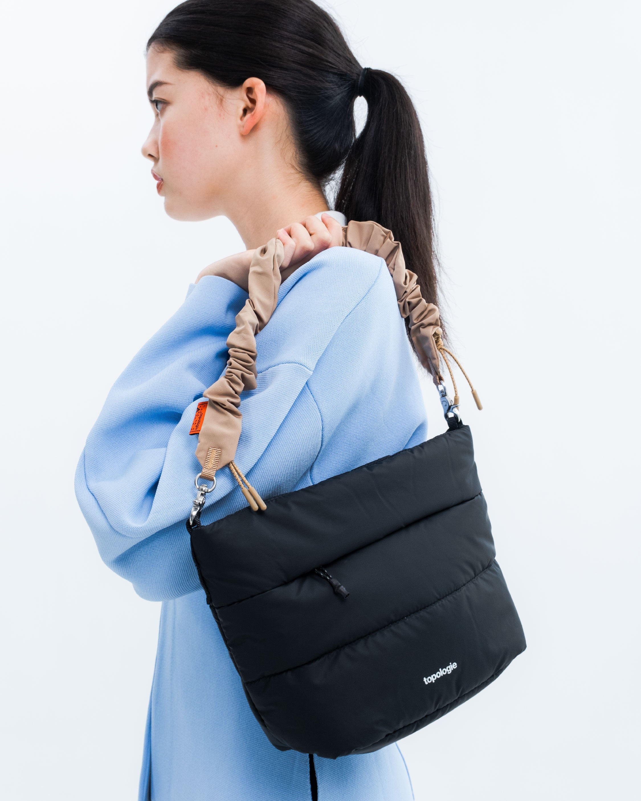 美品　トポロジー　ベサス　ブラック 20mmスリング付 美品 トポロジー ベサス ブラック 20mmスリング付 - メルカリ