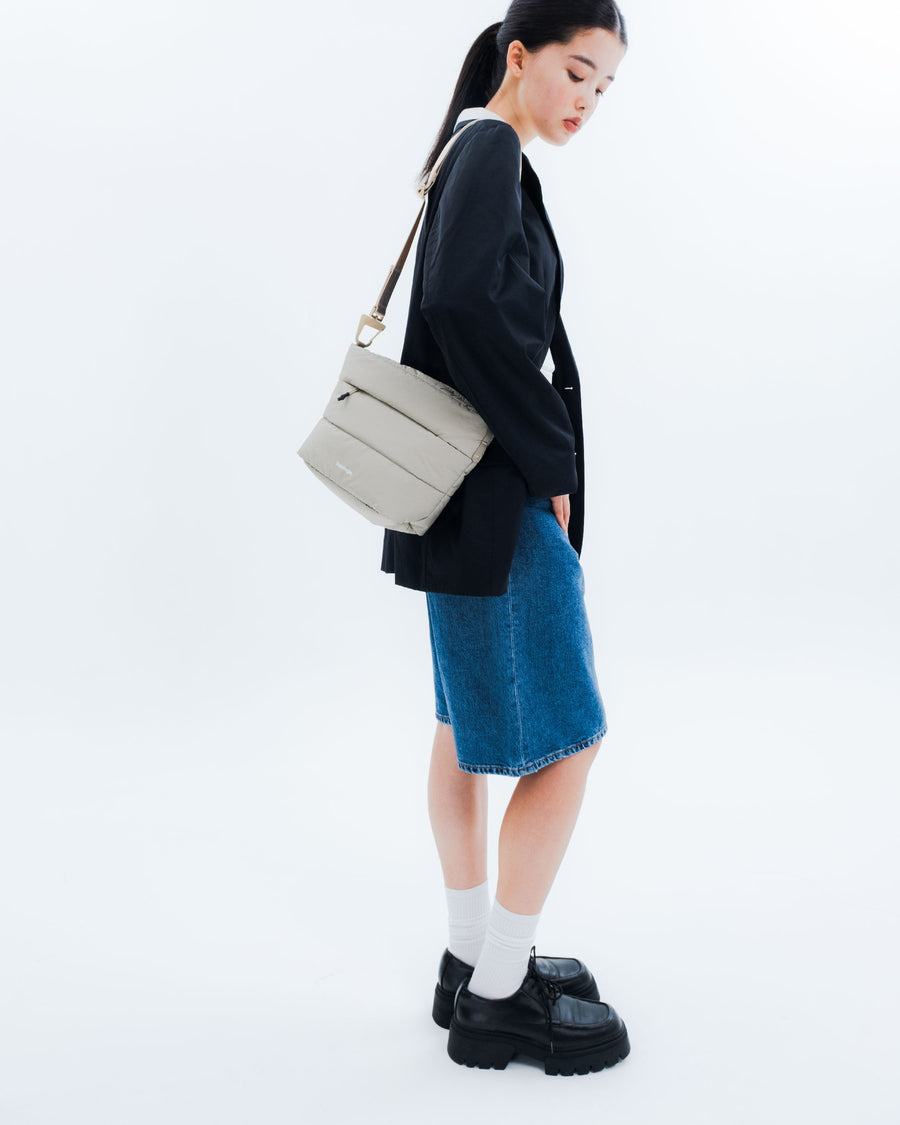 Besace べサス / Off White (Puffer) / To-go Strap Wide / Pebble