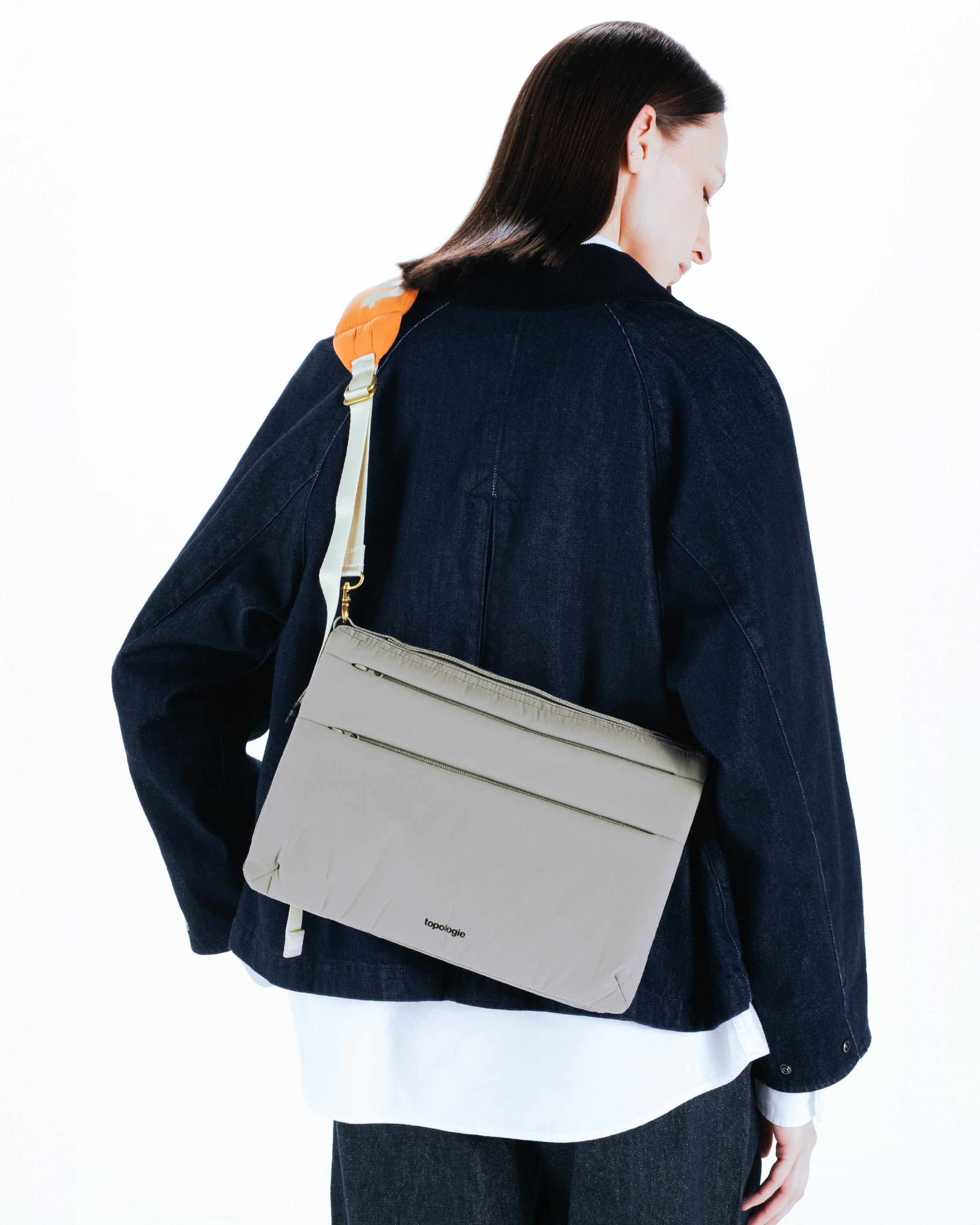 Flat Sacoche Large（フラット サコッシュ ラージ）