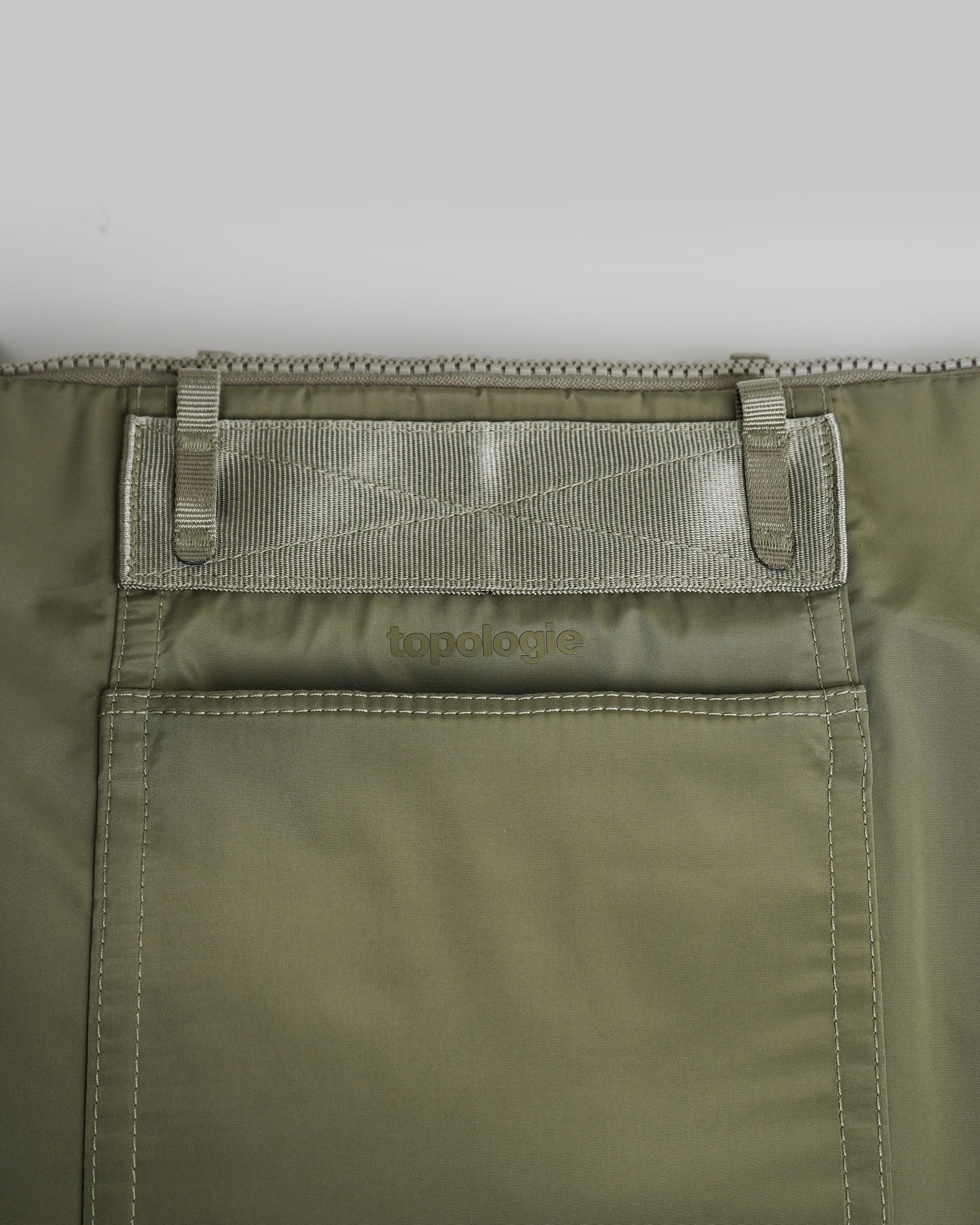 Explorer Tote Medium（エクスプロア トート ミディアム）