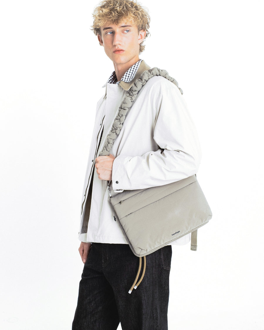 Flat Sacoche Large（フラット サコッシュ ラージ） – Topologie