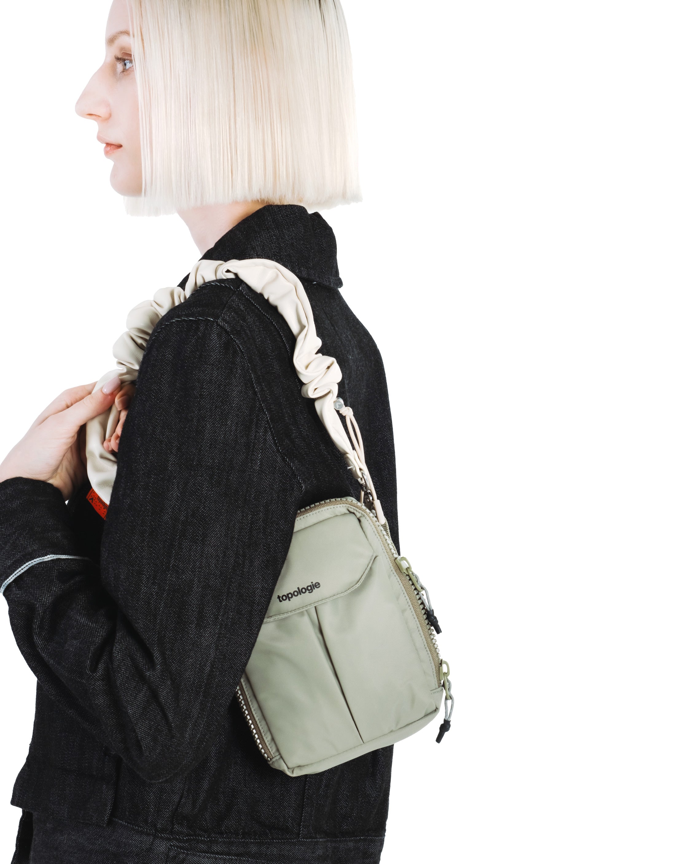 Utility Sacoche (ユーティリティ サコッシュ) / Moss / Puffer