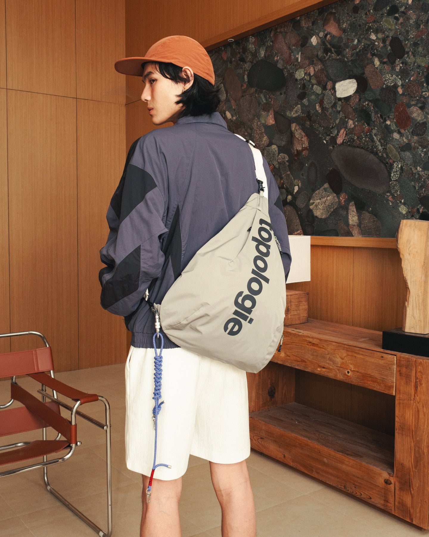 Sling Messenger Large