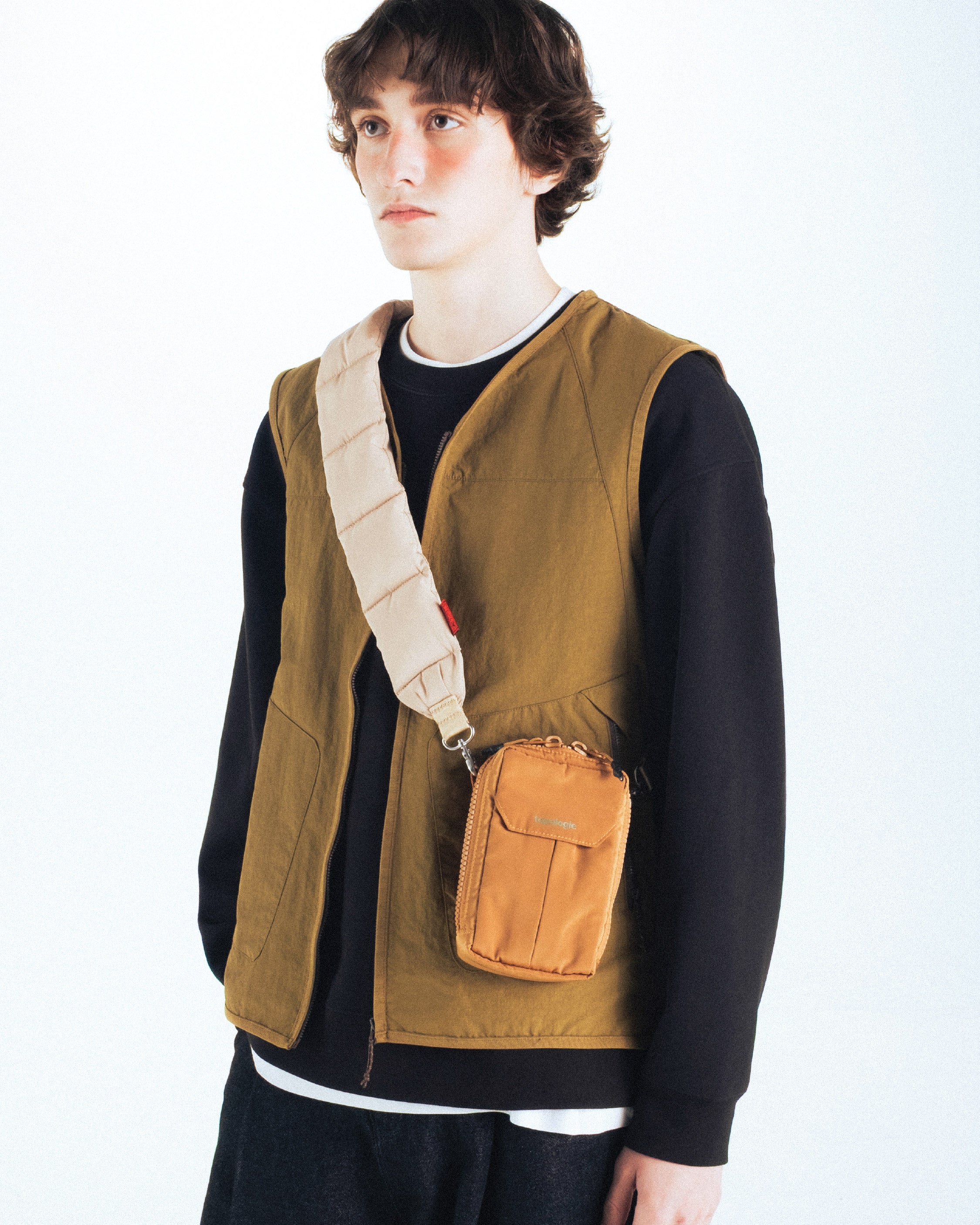 Utility Phone Sacoche（ユーティリティ フォン サコッシュ）