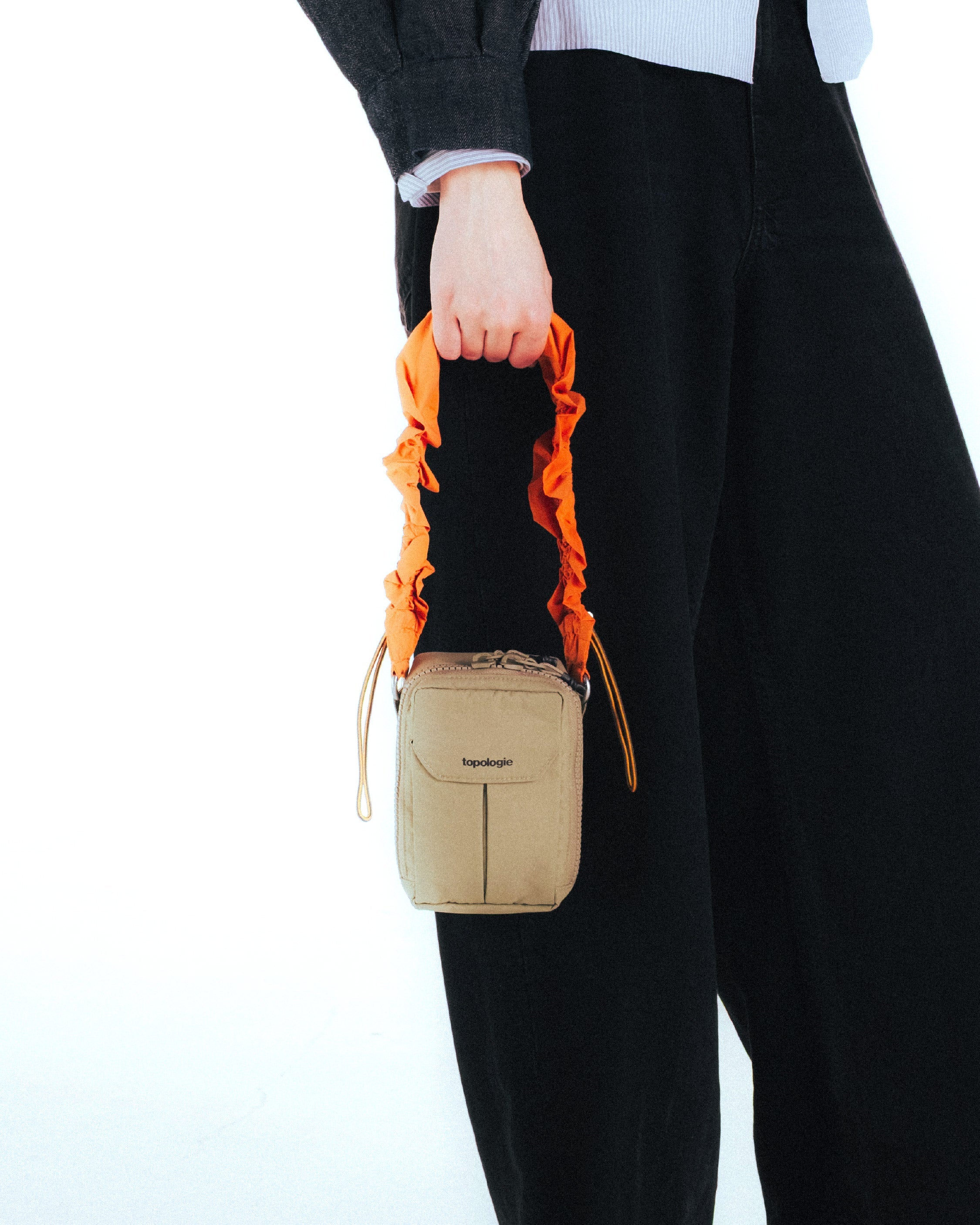 Utility Phone Sacoche（ユーティリティ フォン サコッシュ）