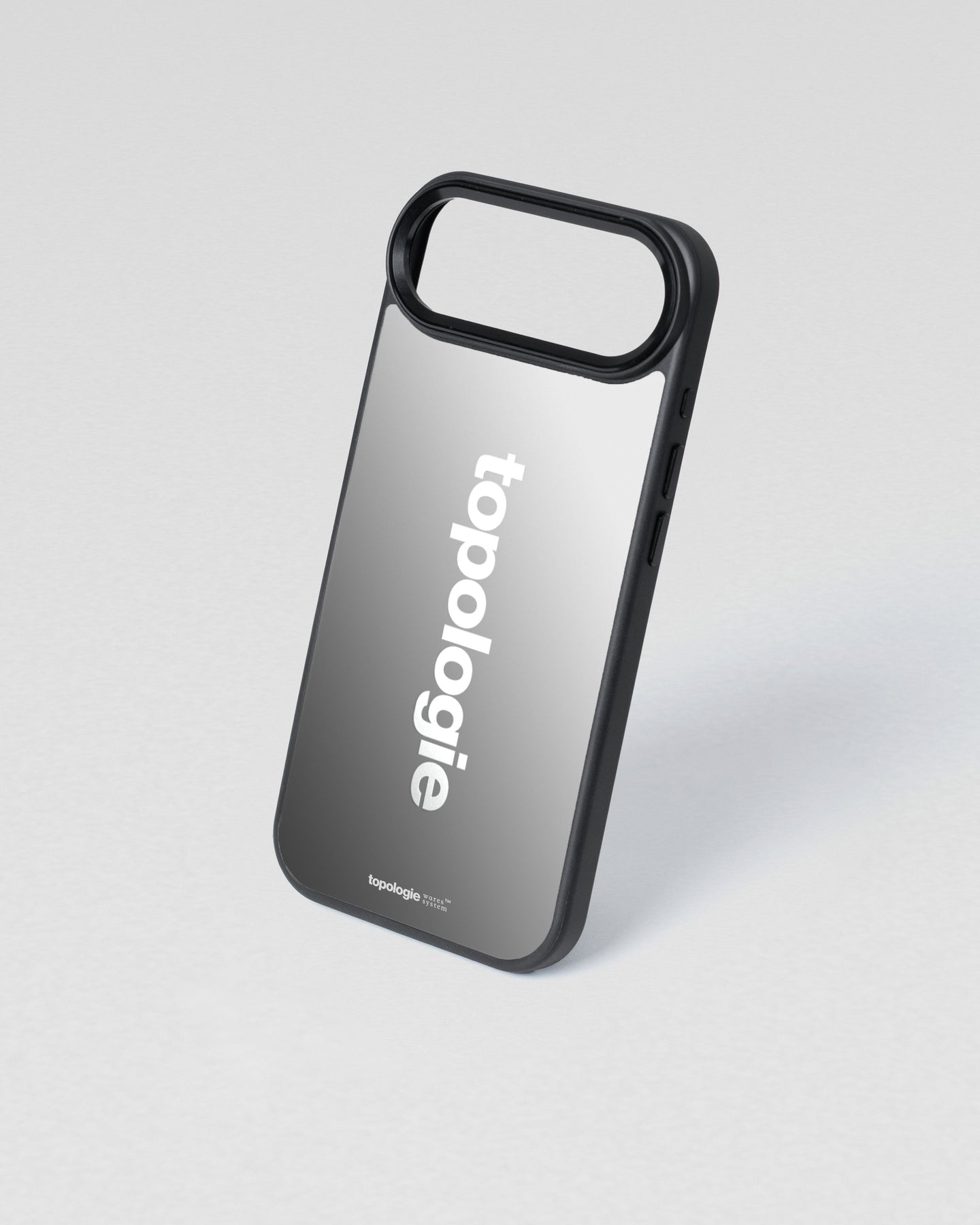 Siurana Phone Case / Silver Mirror / iPhone Air